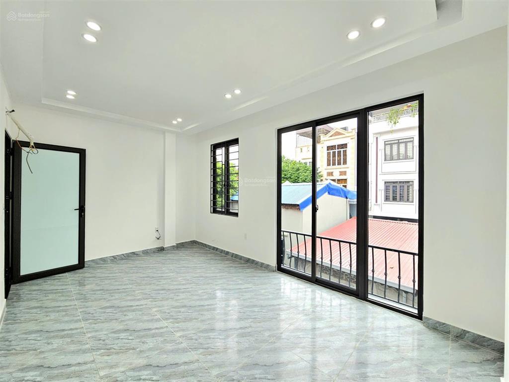 Bán nhà song sinh 193 hồ sen xây độc lập, 4 tầng, ngang 6m giá 4,65 tỷ