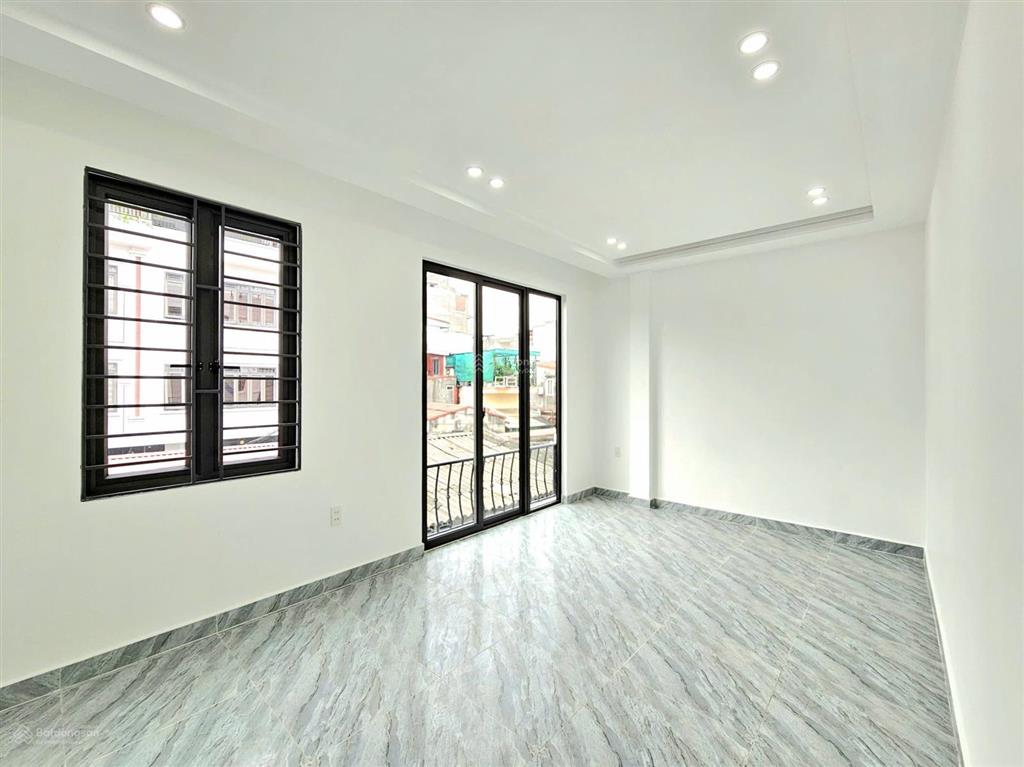 Bán nhà song sinh 193 hồ sen xây độc lập, 4 tầng, ngang 6m giá 4,65 tỷ