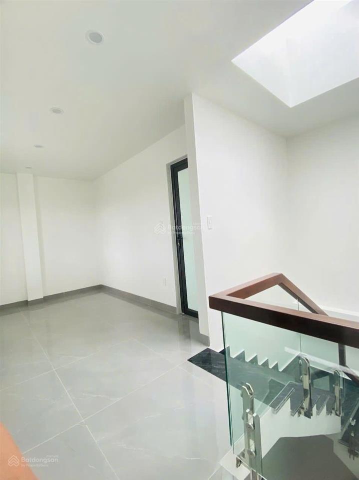 Bán nhà 4 tầng lô góc 3 mặt thoáng miếu hai xã, hải phòng giá 2,95 tỷ