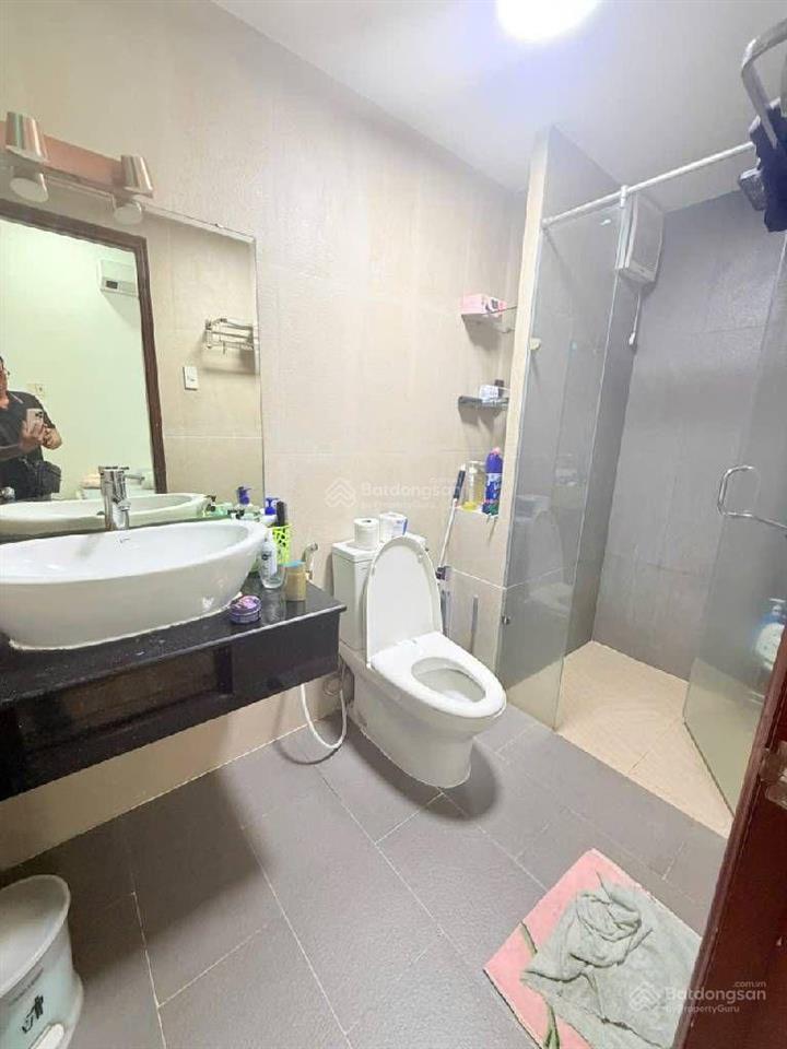 Ngang 5m  nhà đẹp 2 tầng đường lâm văn bền. nhà mới đẹp nhất khu vực