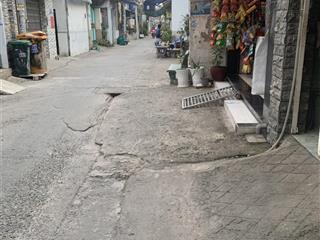 Bán nhà hẻm xe hơi phan văn hớn, hẻm thông ra trường chinh rất gần  dt 83m2 (ngang 4.5m)