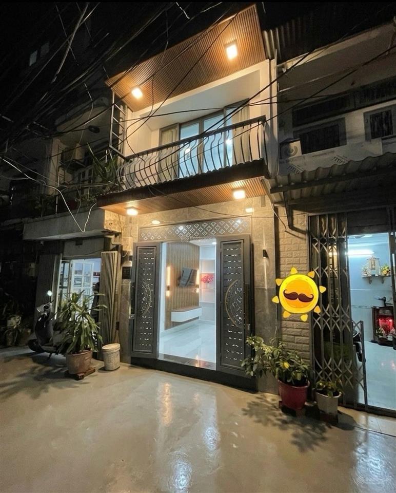 Nhà đẹp hẻm xe hơi full nội thất đầy đủ công năng thích hợp cho gia đình trẻ trung tâm gò vấp
