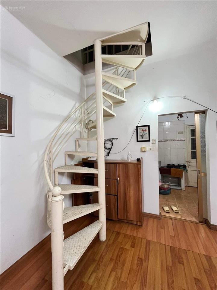 Cho thuê nhà tập thể khu b5 kim liên, quận đống đa gần các phố phạm ngọc thạch, đào duy anh