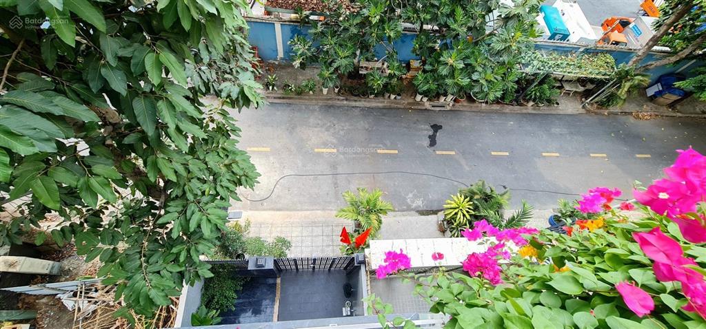 Cho thuê văn phòng  35 triệu/tháng mới xây 3 sàn có thang máy, hầm (gần ubnd tp. thủ đức cũ)