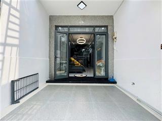 Nhà riêng xe hơi sát cửa ( 4x16m ) full công năng trệt, 3 lầu, st  full nội thất  7tỷ950