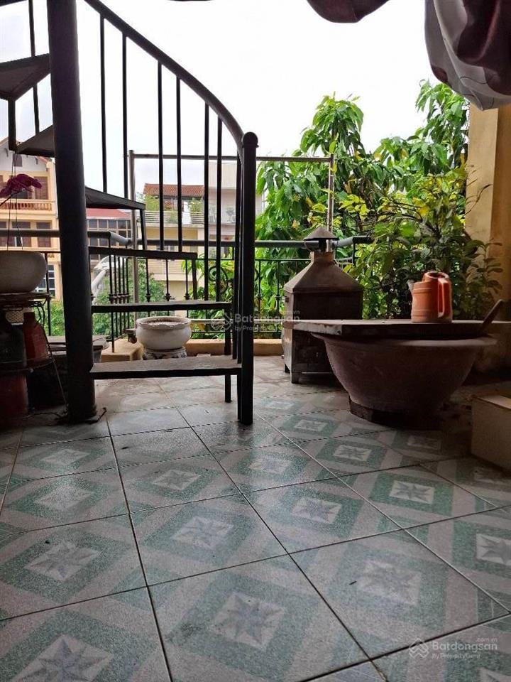 Bán nhà mặt phố nghi tàm  tây hồ  50 m2  5 tầng  mặt tiền 3,6m  33.5 tỷ