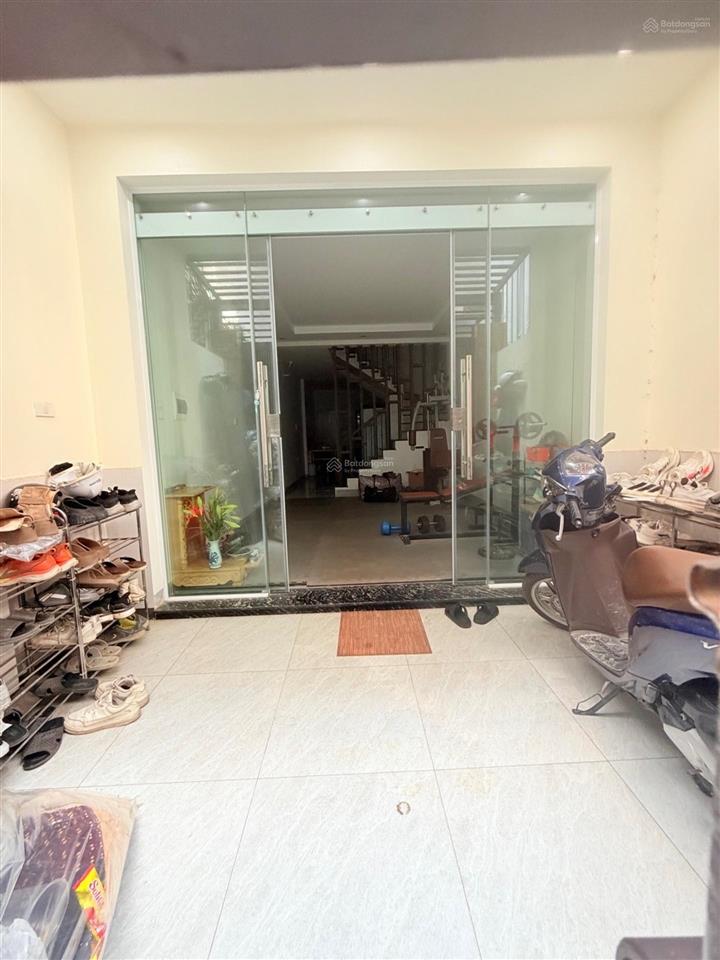 Bán nhà  đê la thành  ba đình  55m  4 tầng  mặt tiền 4 m  17,68 tỷ