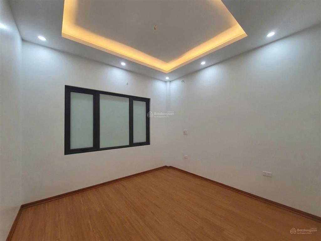 Bán nhà  đê la thành  ba đình  55m  4 tầng  mặt tiền 4 m  17,68 tỷ