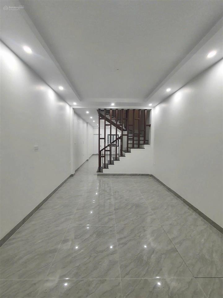 Bán nhà  đê la thành  ba đình  55m  4 tầng  mặt tiền 4 m  17,68 tỷ