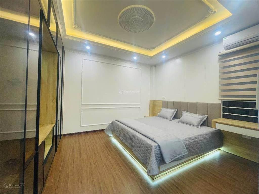 Hiếm nhà đẹp  võ chí công  cầu giấy  61/ 65m  6 tầng  mt 5,6m  16,8 tỷ