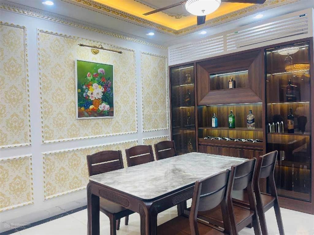Hiếm nhà đẹp  võ chí công  cầu giấy  61/ 65m  6 tầng  mt 5,6m  16,8 tỷ