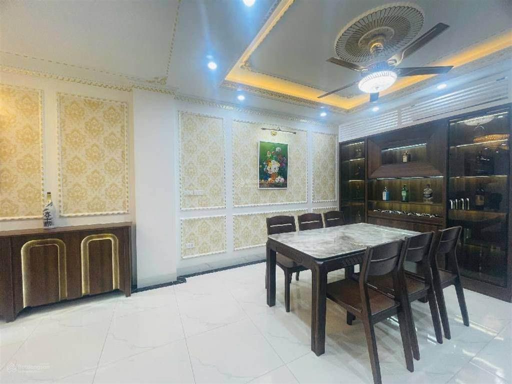 Hiếm nhà đẹp  võ chí công  cầu giấy  61/ 65m  6 tầng  mt 5,6m  16,8 tỷ