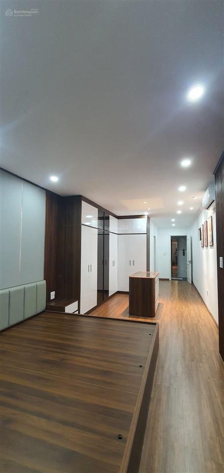 Nhà siêu đẹp  tôn đưc thắng  đống đa  48m  6 tầng  mt 4 m  17,5 tỷ