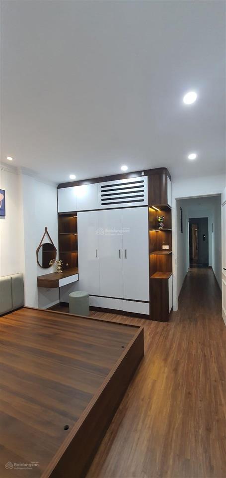 Nhà siêu đẹp  tôn đưc thắng  đống đa  48m  6 tầng  mt 4 m  17,5 tỷ