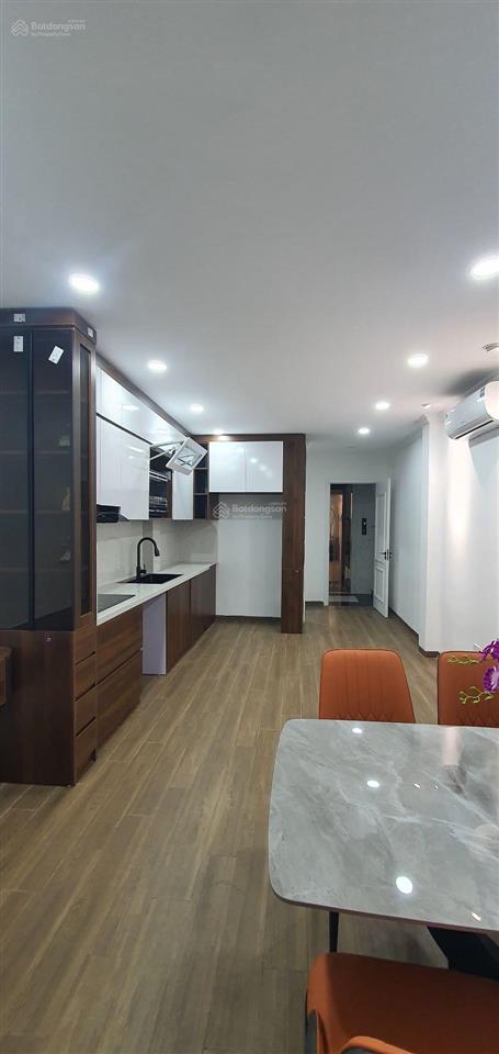 Nhà siêu đẹp  tôn đưc thắng  đống đa  48m  6 tầng  mt 4 m  17,5 tỷ