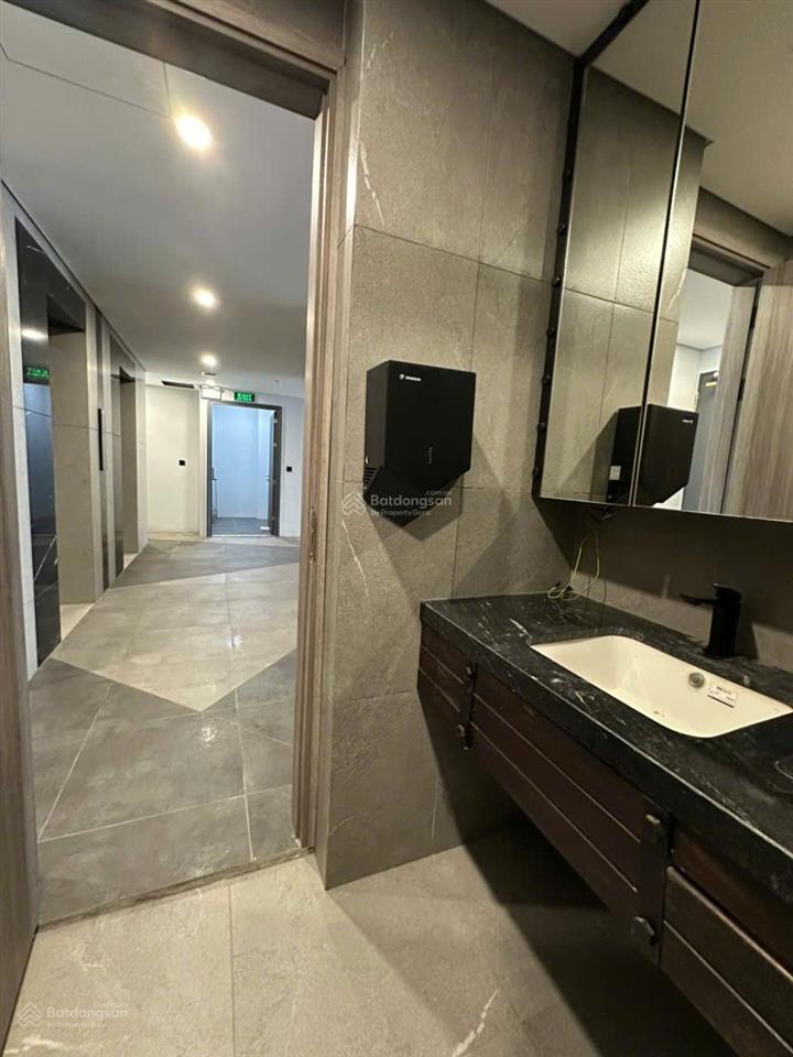 Bán gấp tòa nhà dt 266m mặt phố xuân la ,lô góc, vỉa hè rộng, mt 12m bề thế, cho thuê 24 tỷ 1 năm