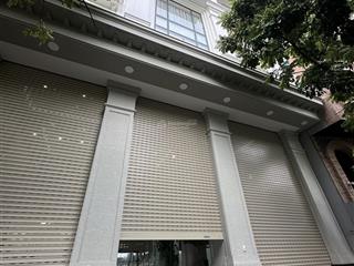 Mặt phố phạm văn đồng  hoàng quốc việt  tòa 9 tầng  mặt tiền 11m  dòng tiền 300tr/tháng