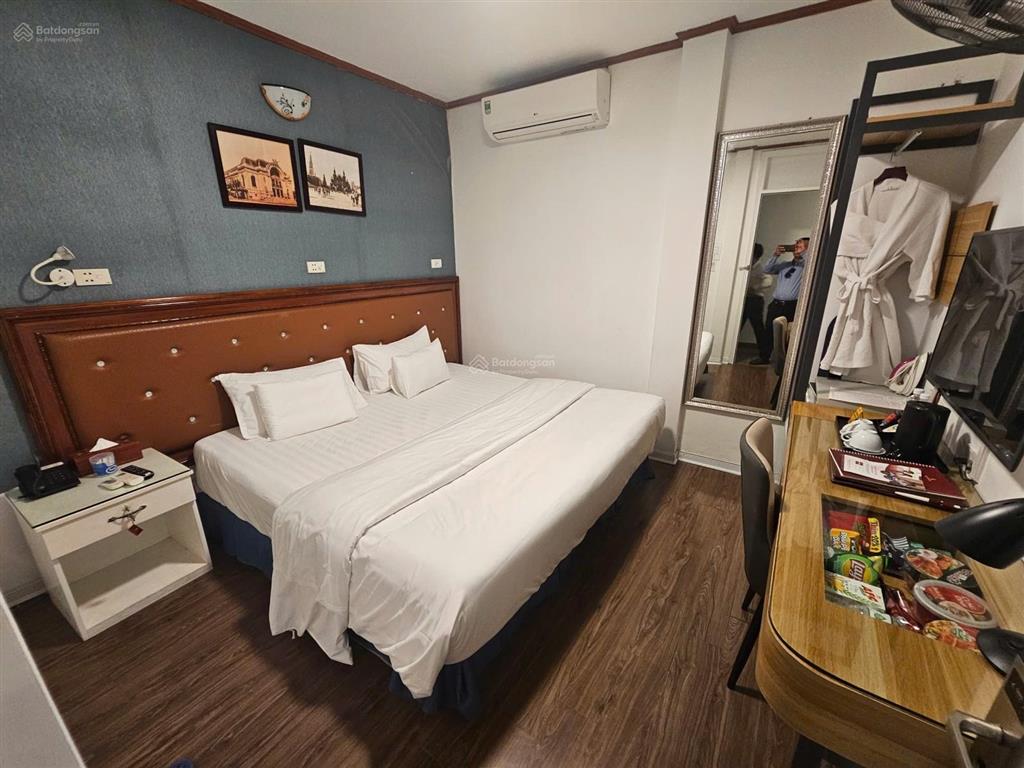 200 tỷ lẻ  mặt phố lò đúc  hai ba trưng khách sạn 9 tầng 67 phòng dòng tiền 400tr/tháng