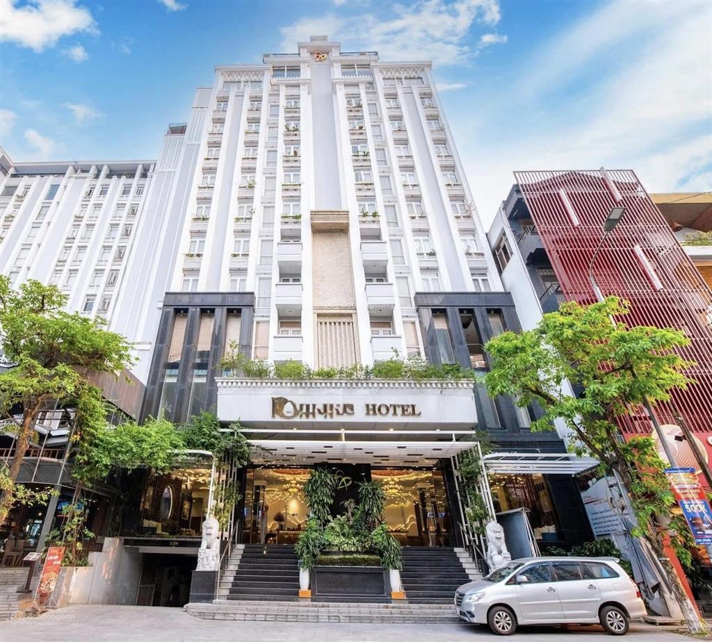 200 tỷ lẻ  mặt phố lò đúc  hai ba trưng khách sạn 9 tầng 67 phòng dòng tiền 400tr/tháng