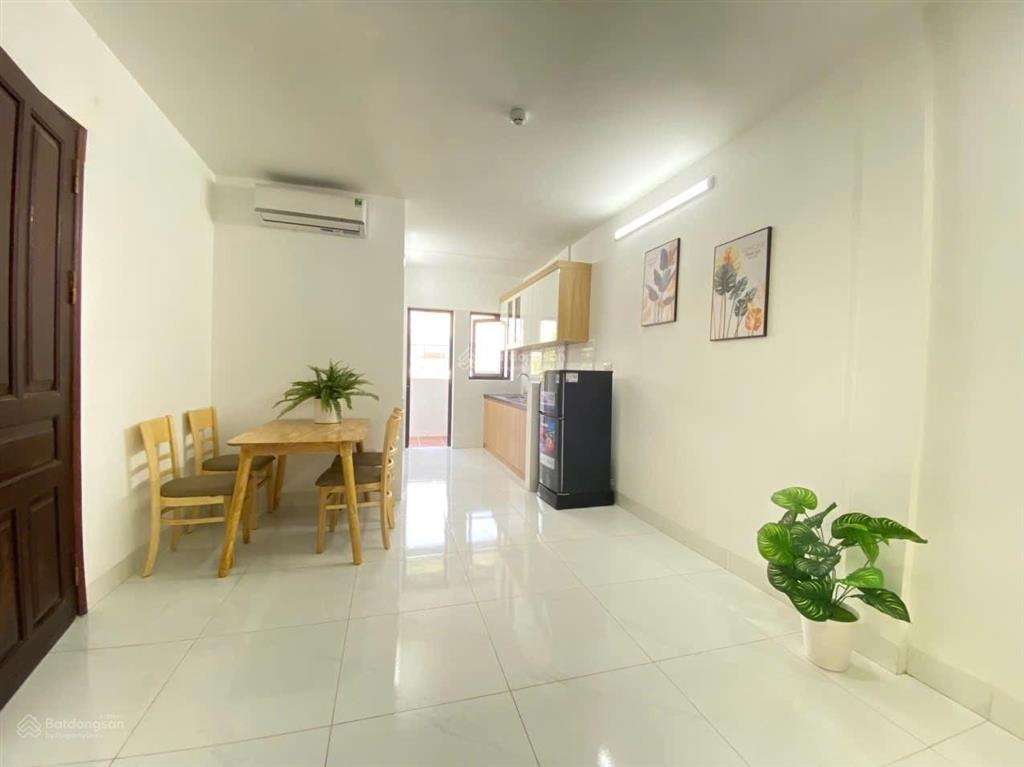 Phan đình giót  lê trọng tấn  ô tô tránh vỉa hè rộng  lô góc kinh doanh