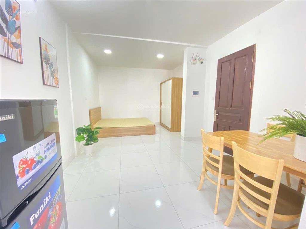 Phan đình giót  lê trọng tấn  ô tô tránh vỉa hè rộng  lô góc kinh doanh