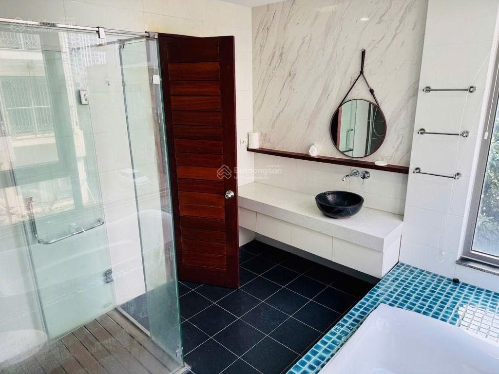 Biệt thự liền kề nguyễn tuân  lô góc 6 tầng co hầm thang máy  dòng tiền 70tr/tháng