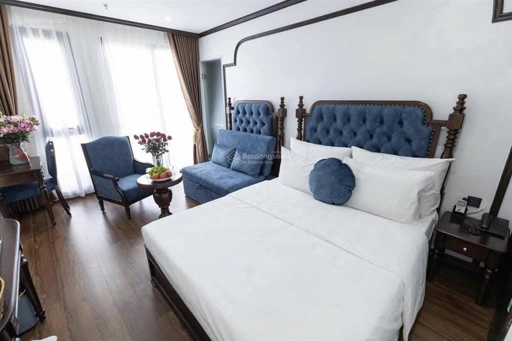 Khách sạn 10 tầng  mặt phố mễ trì  từ liêm  dòng tiền gần 200tr/tháng