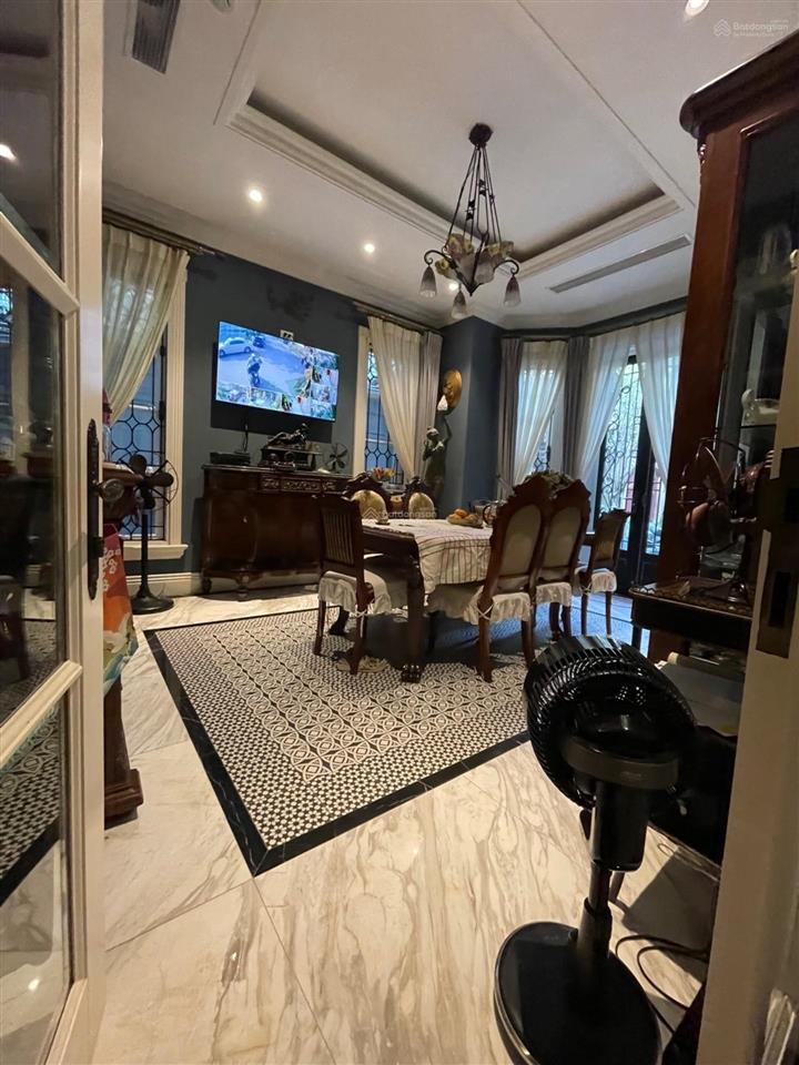 Tây hồ lô góc  255m2 mt 15m  dòng tiền 100tr/tháng