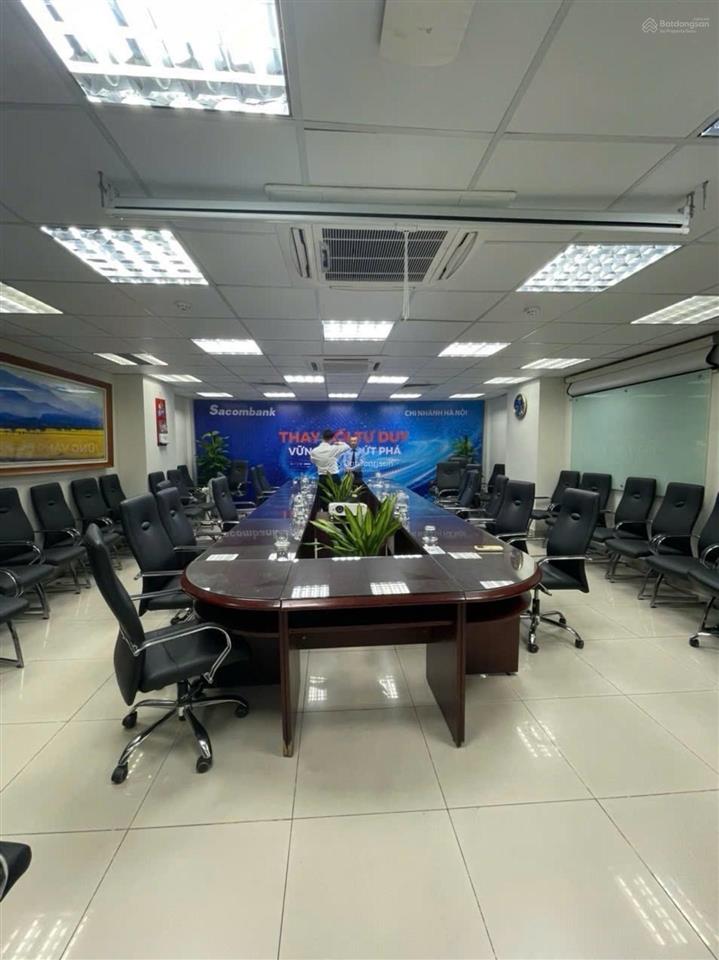 Mặt phố hòa mã  hai bà trưng building 9 tầng có hầm  dòng tiền 400 triệu/tháng