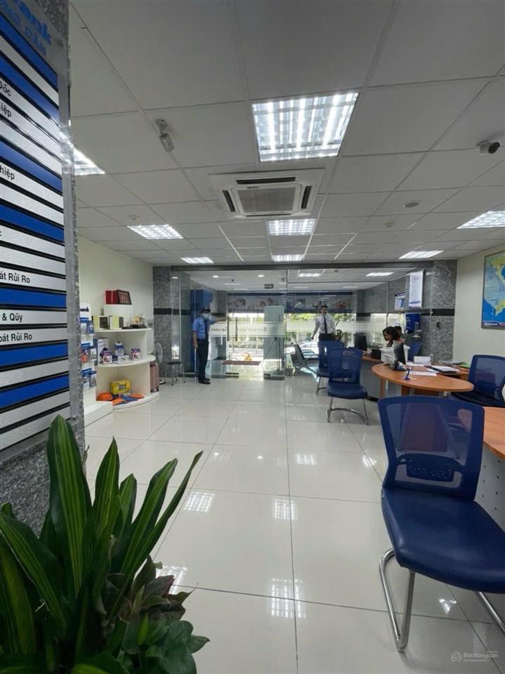 Mặt phố hòa mã  hai bà trưng building 9 tầng có hầm  dòng tiền 400 triệu/tháng
