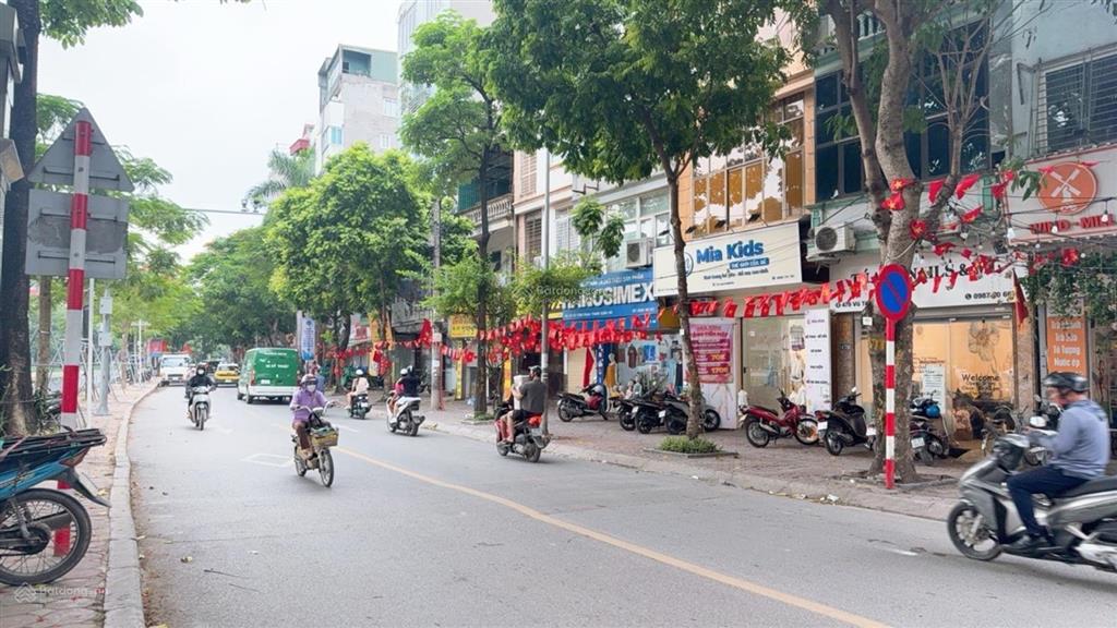 Mặt phố vũ tông phan  thanh xuân 200m  lô góc 3 mặt thoáng  giá 390tr/m2
