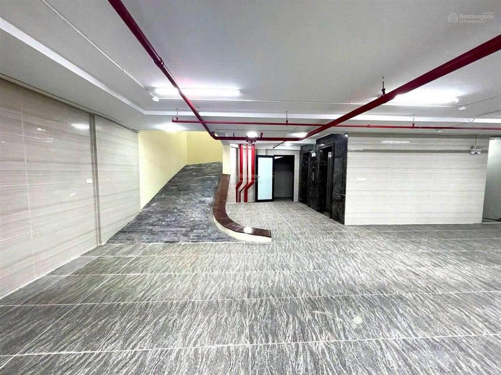 Tòa building 10 tầng mặt phố nguyễn văn huyên  cầu giấy 395m  mt 12m  dòng tiền 700tr/tháng