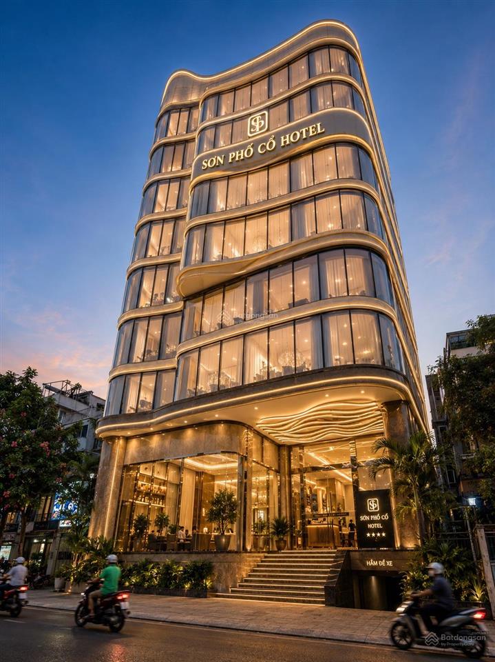 Cho thuê tòa building 9 tầng  mặt phố hồng tiến  long biên  365m/sàn x 7 sàn