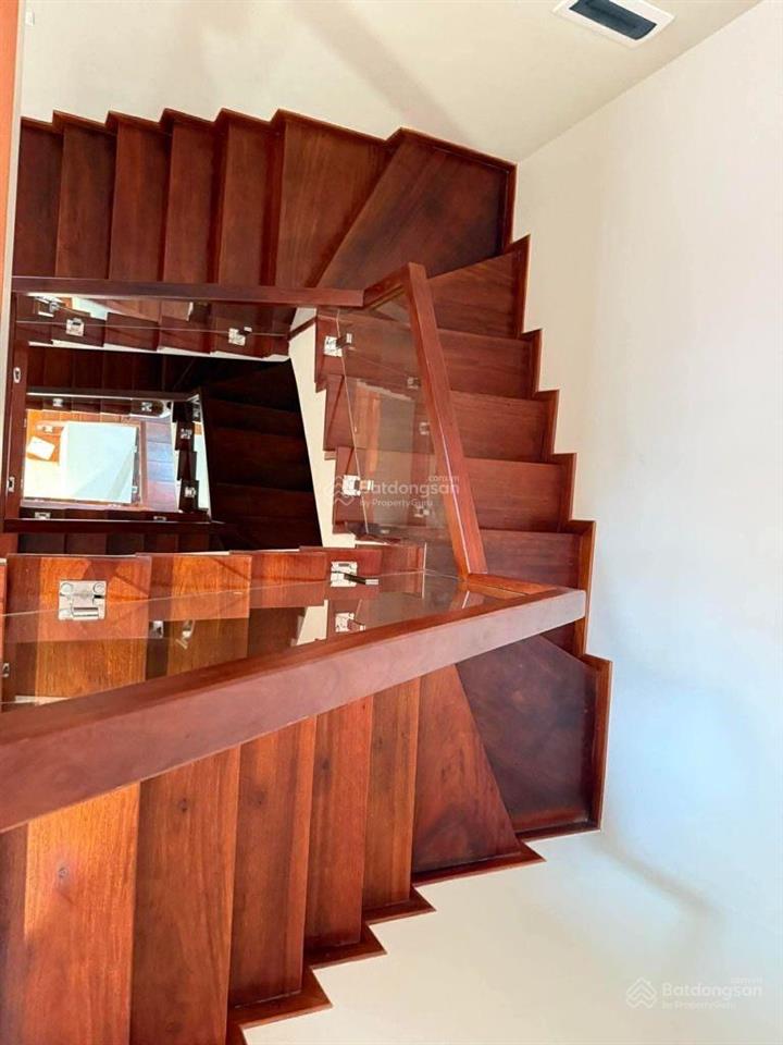Bán biệt thự vip làng quốc tế thăng long  4 tầng thang máy nhật  2 mặt thoáng  dt 202m2 mt 7.8m