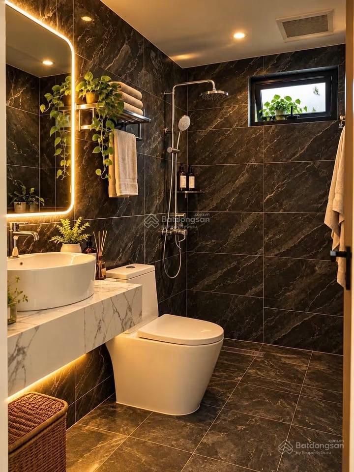 Cho thuê chdv  lạc long quân  trích sài cách hồ tây 200m  tòa giá 120tr/tháng