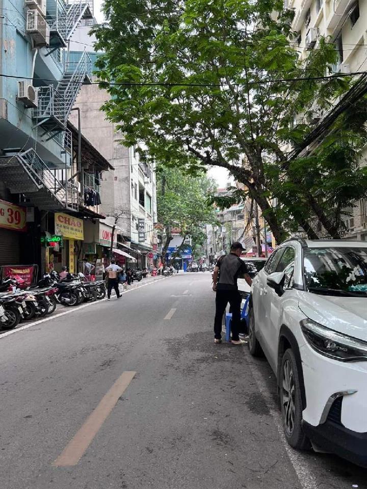 Mặt phố bùi thị xuân  hai bà trưng  dòng tiền 400 triệu/tháng  diện tích 400m mặt tiền17m