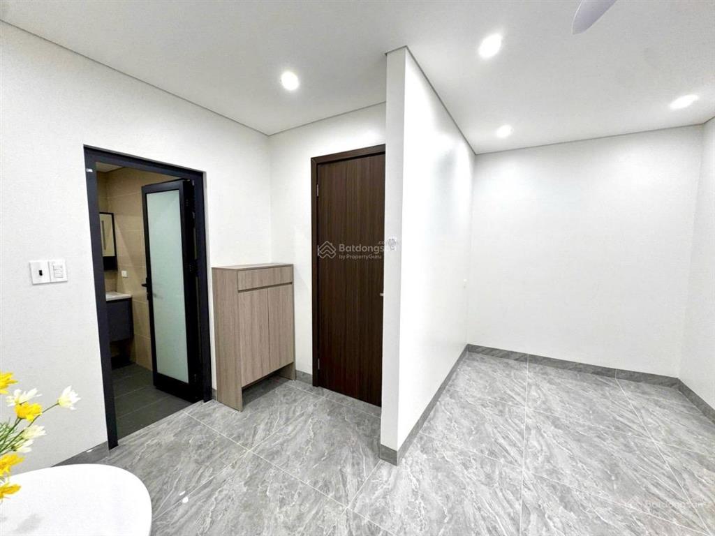 Ccmn ngõ 175 lạc long quân  1n1k full đồ có 6 phòng trống