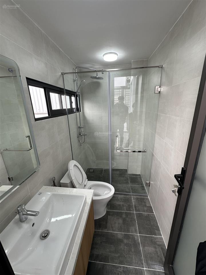 Cho thuê nhà kđt him lam vạn phúc 95m2, 7 tầng thang máy, điều hòa đầy đủ