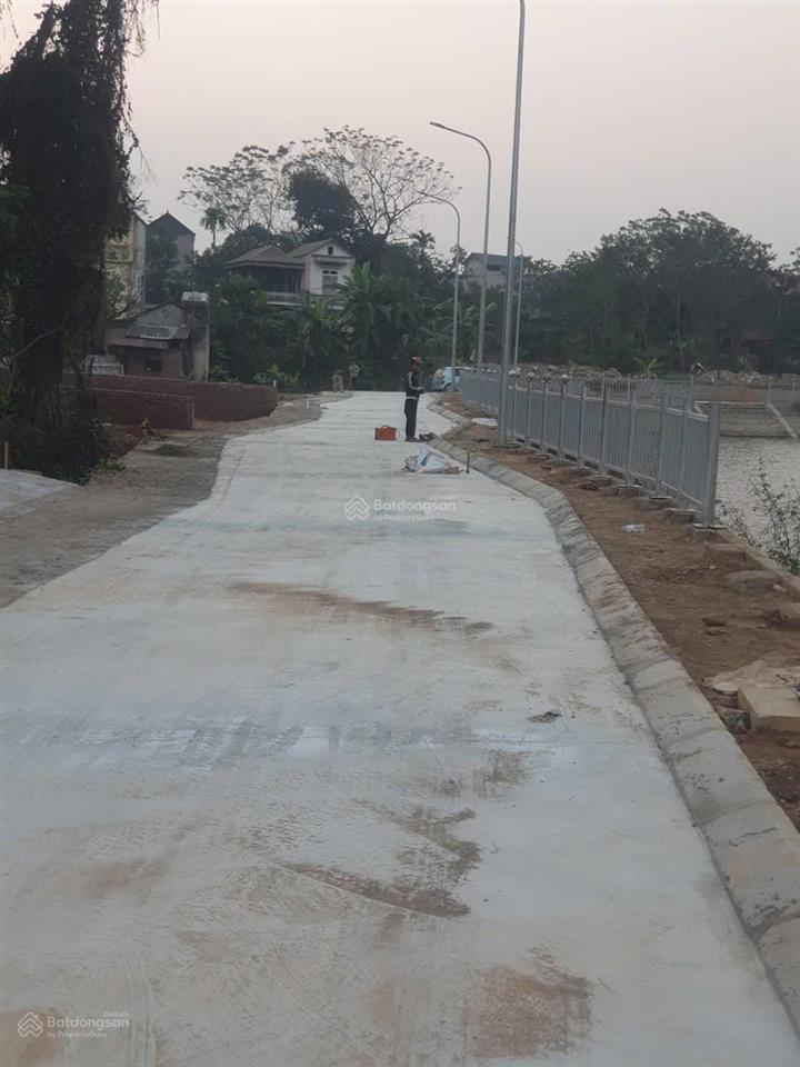 Bán gấp lô đất 100m2, mt 6,2m làn hai đường liên huyện tại bạch thạch, xã phú cát, hà nội