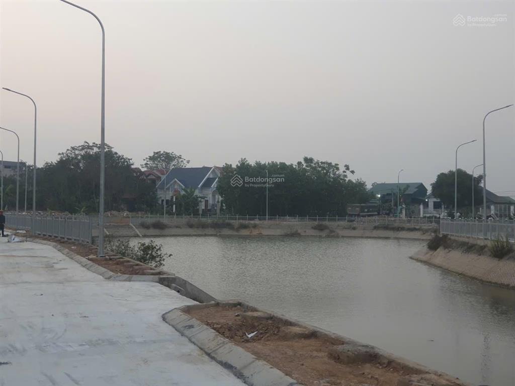 Bán gấp lô đất 100m2, mt 6,2m làn hai đường liên huyện tại bạch thạch, xã phú cát, hà nội