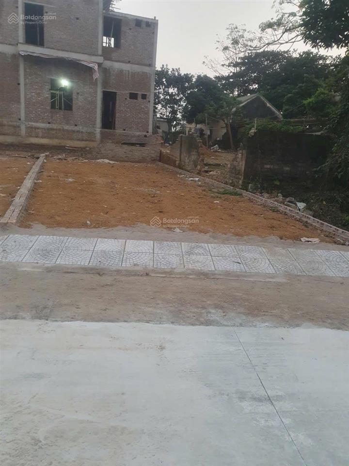 Bán gấp lô đất 100m2, mt 6,2m làn hai đường liên huyện tại bạch thạch, xã phú cát, hà nội