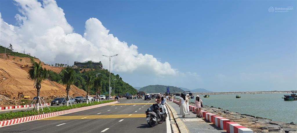 Bán nhà phố 4 tầng sát biển ở vinhomes hải vân bay tuyệt đẹp, giá chỉ 8,9 tỷ, diện tích 105m2