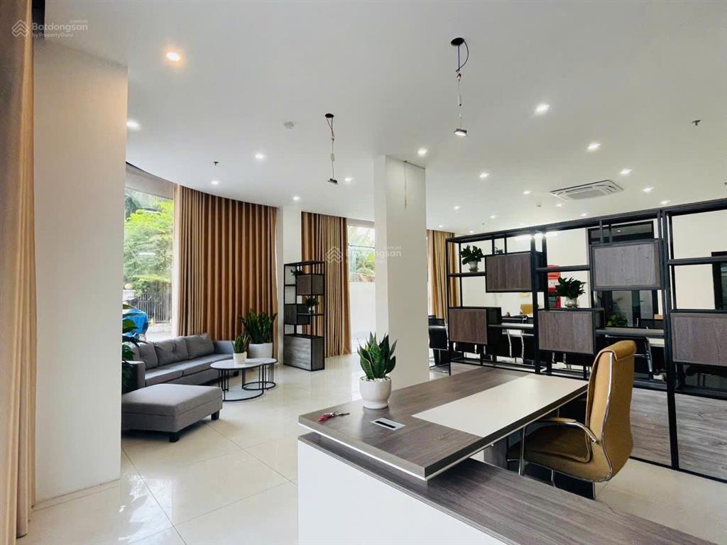 Cho thuê mặt bằng tầng trệt trục đường lớn mai hắc đế ngay sát cầu rồng. rất thích hợp mở văn phòng