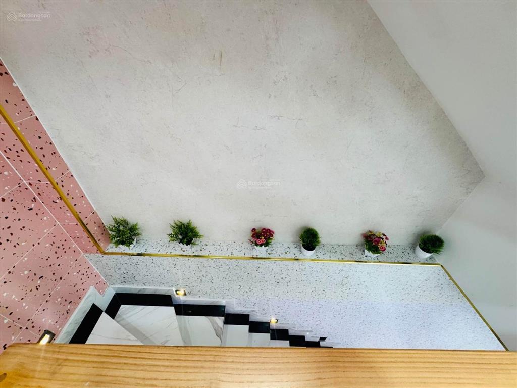 Cực phẩm gò vấp phốmặt tiền 5mhẻm xe tải 7m 3 tầng 3pn,3wcgiá5.2tỷ(thương lượng thiện chí)