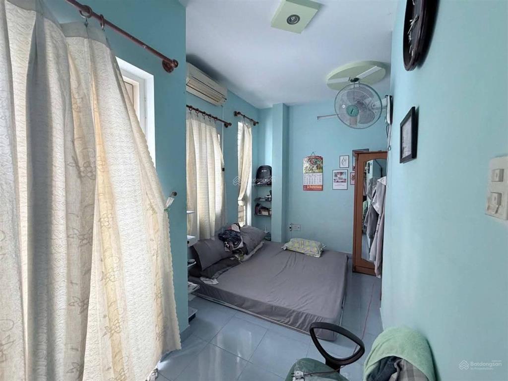 Chính chủ cần bán gấp  mặt tiền 6m (nở hậu)3 tầng 3pn,3wcđường xe tải 6mgiá4.7 tỷ(tl)