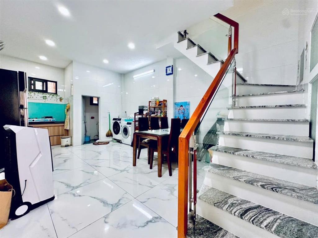Chính chủ cần bán gấpchiều sâu 13mngay hẻm xe hơi 6m3pn,2wcnội thất tiền tỷ! giá 4.1tỷ(tl)