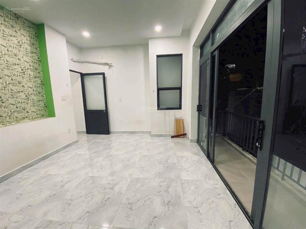 Chính chủ cần bán gấpchiều sâu 17m3 tầng 3pn,3wchẻm xe hơi sổ đẹp vuông vứcgiá 5.3tỷ(tl)