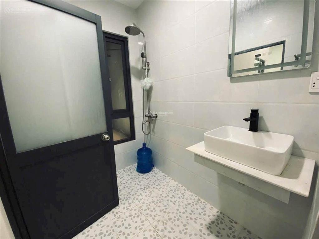 Chính chủ cần bán gấpchiều sâu 17m3 tầng 3pn,3wchẻm xe hơi sổ đẹp vuông vứcgiá 5.3tỷ(tl)