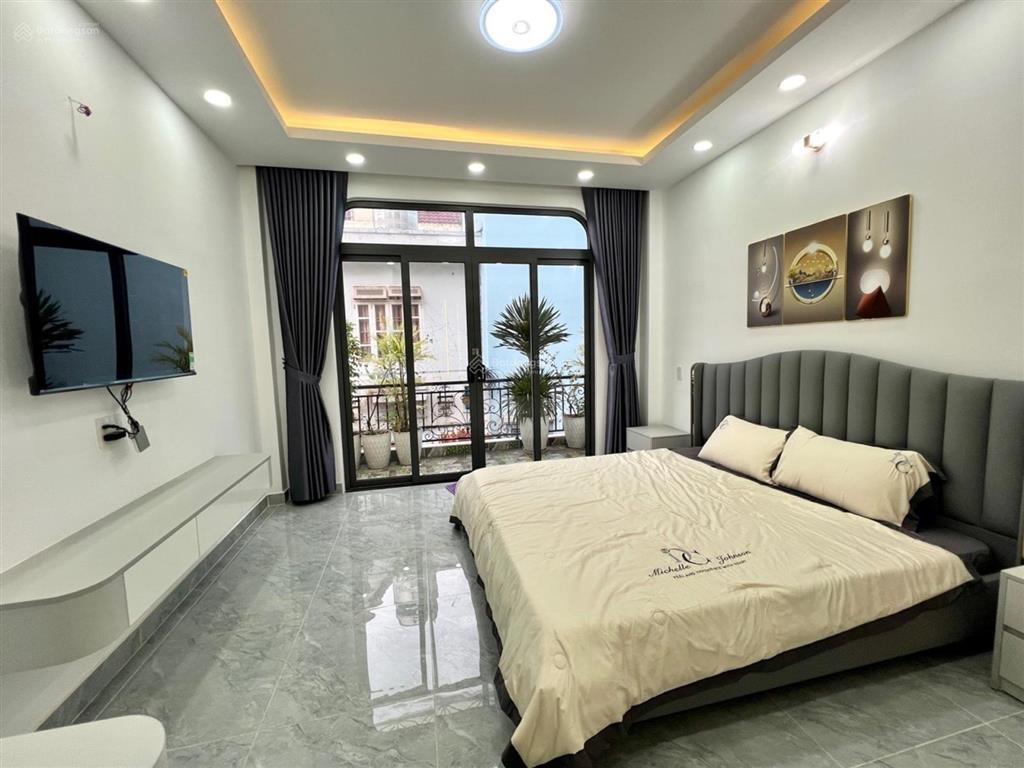 Cực phẩm gò vấp phố 3 tầng đường xe hơi 5m3pn,3wcngay mặt tiền đường ngay chợ giá3.9(tl)
