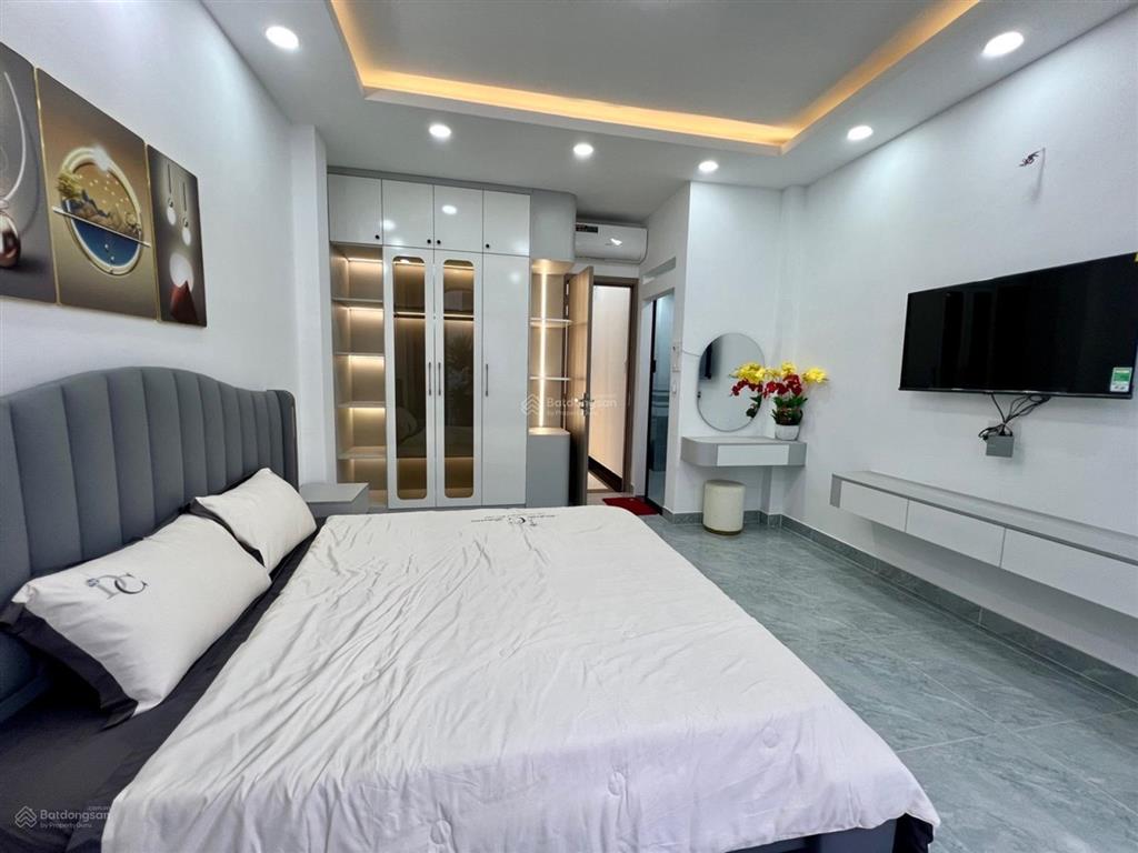 Cực phẩm gò vấp phố 3 tầng đường xe hơi 5m3pn,3wcngay mặt tiền đường ngay chợ giá3.9(tl)